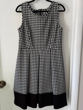 Calvin Klein Black and White Houndstooth Sleeveless Fit-and-Flare Dress